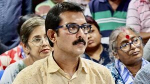 “স্বরূপ বিশ্বাসকে ফাঁসানো হয়েছিল?”-দুমাসের মাথাতেই ভোল বদলে যা বললেন সেই মেকআপ শিল্পী!
