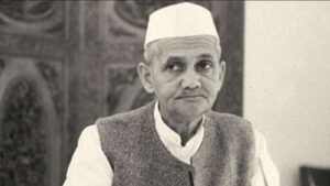 “প্রধানমন্ত্রী হয়েও ৫০০০ টাকা ঋণ!”-লাল বাহাদুর শাস্ত্রীর সততার গল্প আজও অনুপ্রেরণা জোগায়