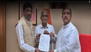 “মোদীর সঙ্গে প্রাতঃরাশের পর সোজা নবান্নে!”-শুভেন্দুর সঙ্গে গোপন বৈঠক করলেন ‘বিদ্রোহী’ তৃণমূল সাংসদরা