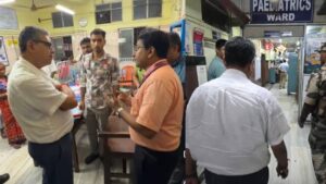 কলকাতার নামী স্কুলে ২৪ জন ছাত্রী হঠাত্‍ একসঙ্গে কেন অসুস্থ? হাসপাতালে ভর্তি হতেই চাঞ্চল্য!