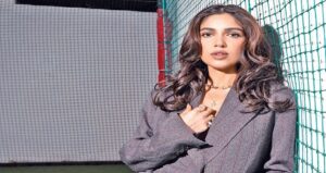 পাপারাজ্জিদের সামনে হঠাৎ এমন কী করলেন ভূমি পেডনেকর? ভিডিও দেখেই প্রশংসায় পঞ্চমুখ নেটদুনিয়া!