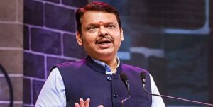 ২০২৯ সালে নয়, নারীদের সংরক্ষণ পিছিয়ে দিতে চাইছে বিরোধীরা! মহারাষ্ট্রের রাজনীতিতে বিস্ফোরক দাবি ফড়নবীশের