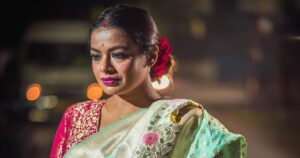 বড় মঞ্চে নামার ঠিক আগেই মর্মান্তিক স্বজনবিয়োগ! গভীর শোকে ভেঙে পড়লেন জাতীয় পুরস্কারজয়ী গায়িকা ইমন চক্রবর্তী