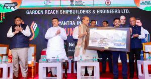 বিশ্বের জাহাজ নির্মাণ কেন্দ্র হবে ভারত! বাংলা থেকে মেগা প্রকল্পের ঘোষণা প্রতিরক্ষামন্ত্রীর