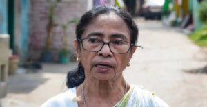 বিধানসভার ১৯টি বই ফেরত দিচ্ছেন না মমতা? গ্রন্থাগার মন্ত্রীর কড়া হুঙ্কার ঘিরে রাজ্যে শোরগোল!