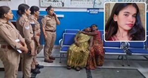 সকালে পরিবারের সঙ্গে হাসিমুখে কথা, কয়েকমিনিট পরেই হোস্টেলের ঘর থেকে মিলল ছাত্রীর ঝুলন্ত দেহ!