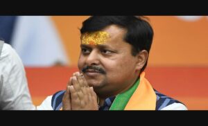 সজ্জন কুমারের বাড়িতে গিয়েই কড়া শাস্তির মুখে বিজেপির ৩ সাংসদ! তলব করল শীর্ষ নেতৃত্ব