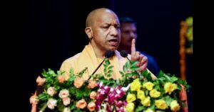 মোবাইলের অতিরিক্ত ব্যবহারে কমছে চিন্তাশক্তি! ছাত্রছাত্রীদের কড়া বার্তা দিয়ে ঠিক কী বললেন যোগী আদিত্যনাথ?