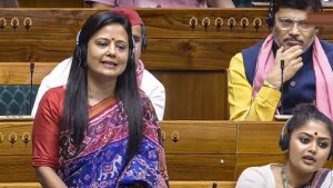 ‘স্বাধীনতা সংগ্রামীরা গুলি খেয়েছিলেন, আর সাংসদ হয়ে ডিমে ভয়?’ মহুয়া মৈত্রকে তীব্র ভর্ৎসনা সুপ্রিম কোর্টের!