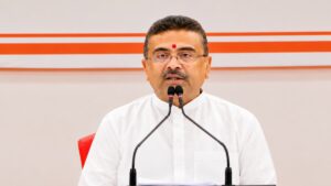 অসমের বন্যায় ১০ কোটি পাঠাচ্ছে বাংলা! প্রাক্তন বিধায়কদের চিকিৎসা ভাতা বৃদ্ধি থেকে বর্তমানদের জন্য বড় ঘোষণা মুখ্যমন্ত্রীর