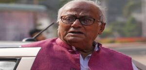 “মাথায় কিচ্ছু নেই, পাগড়ি পরে আসতেন!” অনন্ত মহারাজকে নিয়ে চরম আক্রমণ শানালেন সৌগত রায়