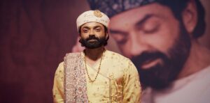 ফিরছেন ভণ্ড ‘বাবা নিরালা’! ‘আশ্রম ৪’-এর শুটিং শুরু হতেই ওটিটিতে কাঁপন ধরাতে আসছে ববি দেওল