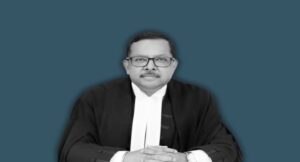 প্রশ্ন করলেই শাস্তি নয়! আইন বিশ্ববিদ্যালয়ের মঞ্চে দাঁড়িয়ে মোক্ষম বার্তা দিলেন সুপ্রিম কোর্টের বিচারপতি