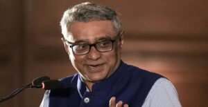 যাদবপুরের ছাত্র সংঘর্ষ নিয়ে মুখ খুললেন স্বপন দাশগুপ্ত, বিশ্ববিদ্যালয়ের বর্তমান পরিস্থিতি নিয়ে কী বললেন অর্থমন্ত্রী?