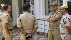 মাফিয়ার সাম্রাজ্যে বুলডোজার নয়, সোজা সাড়ে ৩ কোটির সম্পত্তি বাজোপ্ত! উত্তরপ্রদেশে চরম অ্যাকশনে পুলিশ