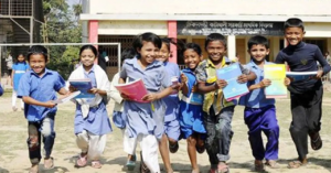 স্বাধীনতা দিবসে স্কুল খোলা থাকার বড় উপহার! সোমবার রাজ্যের সব স্কুলে হঠাৎ ছুটির ঘোষণা সরকারের