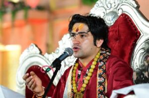 ‘মদ-মাংসের দোকান বন্ধ হোক!’ বিতর্কিত মন্তব্যে ফেঁসে গেলেন বাবা বাগেশ্বর, নামাল কড়া আইনি ঝটকা