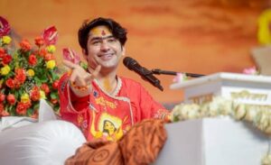 ‘যাঁদের সঙ্গে বিচার মেলে না..!’ দুর্গাপুজো বিতর্ক নিয়ে বোমা ফাটালেন ধীরেন্দ্র শাস্ত্রী