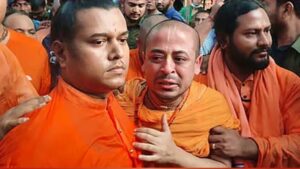 মৃত্যুর পরেও মায়ের সঙ্গে দেখা হল না ছেলের! বাংলাদেশের জেলবন্দি হিন্দু সন্ন্যাসীর করুণ ছবিতে স্তম্ভিত বিশ্ব