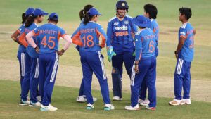 চ্যাম্পিয়ন হয়েও ট্রফি ছাড়াই মাঠ ছাড়ল ভারত! হরমনপ্রীতদের চরম প্রতিবাদের আসল কারণ কী?