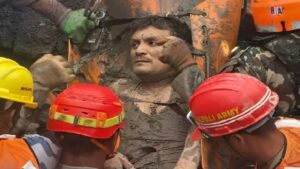 “নাওয়া-খাওয়া ভুলে শুধু প্রার্থনা!”-৯ দিন পর স্বামীকে ফিরে পেয়ে কী বললেন স্ত্রী?
