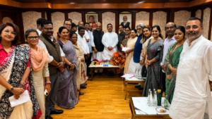 সদস্যপদ খারিজের নোটিসে বিরাট মোড়! সময় চেয়ে আইনজীবীদের দ্বারস্থ দলত্যাগী ২০ সাংসদ।