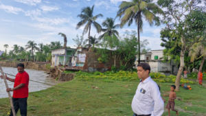 নদীতে তলিয়ে গেল স্কুল ভবন! মালদায় পঠনপাঠন বন্ধ থাকায় চরম অনিশ্চয়তায় ৯টি প্রাথমিক বিদ্যালয়
