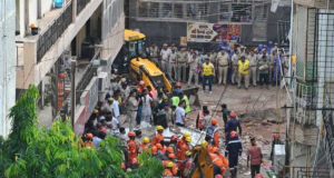 সাতটি তাজা প্রাণ কেড়ে নিল বেআইনি হস্টেল! দিল্লির সত্য নিকেতন ভবন ধস কাণ্ডে এবার আসরে সুপ্রিম কোর্ট