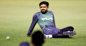 টেস্ট ফর্ম ফেরাতে মরিয়া বাবর আজম! দীর্ঘ ৭ বছর পর আচমকাই ঘরোয়া ক্রিকেটে কামব্যাক পাক তারকার
