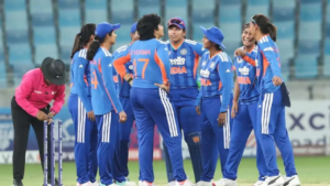 মাঠে পাকিস্তানকে সপাটে ধবলধোলাই ভারতের! কিন্তু তার মাঝেই নারী ক্রিকেটারের লিঙ্গ পরিচয় নিয়ে উঠল মারাত্মক বিতর্ক!