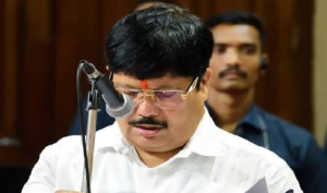 রাজ্যে ডেঙ্গি আতঙ্ক তুঙ্গে! মানিকতলা ও বেলগাছিয়া বাস ডিপোয় হানা দিয়ে কি নির্দেশ দিলেন মন্ত্রী অর্জুন সিং?