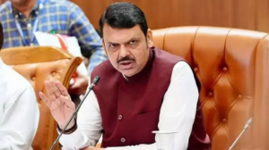 মহারাষ্ট্রে বড় ধাক্কা! মন্ত্রীদের দপ্তর থেকে একঝটকায় সরানো হলো সাড়ে পাঁচশো কর্মীকে