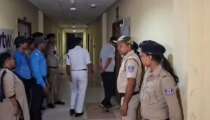 গভীর রাতে শিলিগুড়িতে বিশাল পুলিশি হানায় পর্দাফাঁস! আইটি পার্কের আড়ালে চলছিল কোন মারাত্মক চক্র?