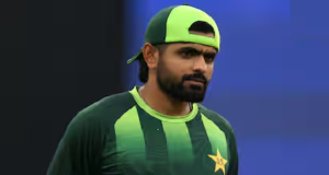 বাবর আজমের ব্যক্তিগত জীবনের গোপন অধ্যায় ফাঁস! বিয়ের প্রতিশ্রুতি দিয়ে শারীরিক সম্পর্ক থেকে গর্ভপাত—কী এমন করেছিলেন পাক তারকা?