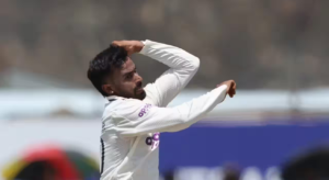চমকে দেওয়ার মতো বোলিং স্পেল! শূন্য রানে ৩ উইকেট তুলে বিশ্বরেকর্ড গড়ে নতুন ইতিহাস লিখলেন এই ক্রিকেটার