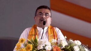 “মাকে আম্মা, আকাশকে আসমান…” সিলেবাসে ভাষা বিকৃতির চক্রান্ত! তুলোধনা মুখ্যমন্ত্রীর