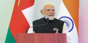 সামনে বসা পাক প্রধানমন্ত্রীকে কড়া বার্তা! মোদির হুঙ্কারে থমকে গেল শাহবাজ শরিফ, বিশকেকে কী এমন ঘটল?