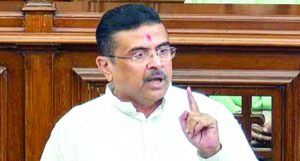 “চাকরি ছেড়ে ঝোলা ব্যাগ নিয়ে কৌটো হাতে নামুন!” যাদবপুর ও জুটাকে তুলোধনা করে চরম হুংকার মুখ্যমন্ত্রীর