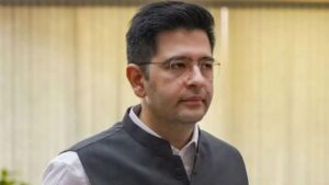 “প্রেমিকের মতো শিরা কেটে ফেলো না!” আপকে লক্ষ্য করে রাঘব চাড্ডার এই মন্তব্যে রাজ্য রাজনীতিতে চরম শোরগোল