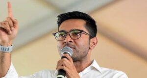 ‘ওঁদের যা ক্ষমতা আছে করুক!’ ৫ ঘণ্টা জেরা শেষে শেক্সপিয়র সরণি থানা থেকে বেরিয়েই চরম হুংকার অভিষেকের