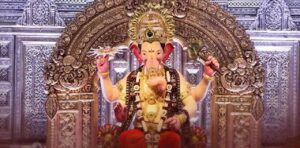 লালবাগচা রাজার দর্শন না করলে সব মিস! পুজো দেওয়ার সঠিক সময় থেকে ভিড় এড়ানোর জাদুকরী টিপস জেনে নিন
