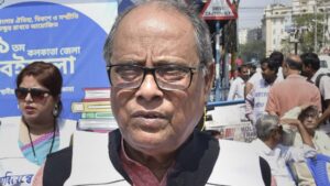 গোর্খাল্যান্ড ভুলে পাহাড়ের জন্য নতুন চাল! অশোক ভট্টাচার্যের এক বইতেই ওলটপালট উত্তরবঙ্গের রাজনীতি?