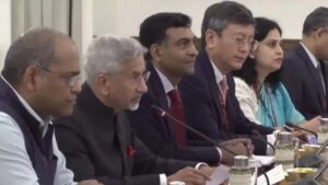 মহাকাশ থেকে পারমাণবিক শক্তি! চিনের অস্বস্তি বাড়িয়ে ভিয়েতনামের সঙ্গে ভারতের ‘মেগা ডিল’
