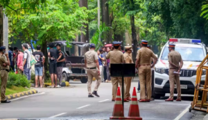 মাত্র ১০ টাকার খুচরো নিয়ে বচসা! হায়দরাবাদে স্ত্রী-সন্তানের সামনে অটোচালককে পিটিয়ে মারল দুষ্কৃতীরা