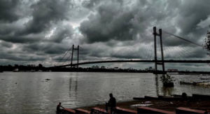 পুজো বা উৎসবের আগেই কি ফের ভয়ংকর দুর্যোগ? সাগরে ঘনাচ্ছে নিম্নচাপ, কলকাতা সহ দক্ষিণবঙ্গে বড় সতর্কবার্তা!