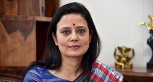 চারবার এড়িয়ে যাওয়ার পর এবার পঞ্চমবার নোটিশ! সোশ্যাল মিডিয়ার কোন পোস্টে ফেঁসে গেলেন মহুয়া মৈত্র?