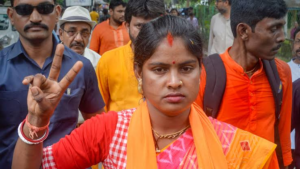 পুলিশ ও কেন্দ্রীয় বাহিনীর সামনে হাতাহাতি! জমি বিবাদে জড়িয়ে ভাইরাল বিজেপি বিধায়ক রেখা পাত্র