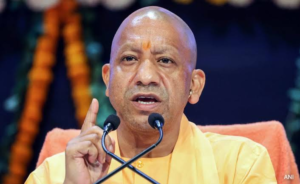 ইউপি নির্বাচনে বড় মাস্টারস্ট্রোক! রাজ্যের ১ কোটি মহিলাকে ১ লক্ষ টাকা করে দেওয়ার বিরাট ঘোষণা যোগী সরকারের!