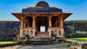লাট মসজিদ না বিজয় মন্দির? ধার-এ ভিলওয়ার মার্চ ঘিরে প্রশাসনের নিষেধাজ্ঞা উড়িয়ে অনড় হিন্দু সংগঠন