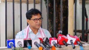 পূজামণ্ডপে আর বসবে না বামেদের বইস্টল? বিরোধীদের কড়া হানায় পাল্টা গর্জে উঠল সিপিআই(এম)!